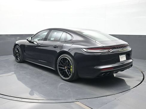 Certified 2024 Porsche Cayenne AWD/4WD image 3