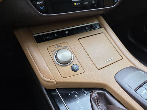 Used 2018 Lexus ES 350 w/ Premier Package image 16