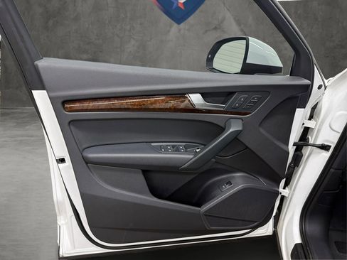 Used 2018 Audi Q5 2.0T Premium image 40