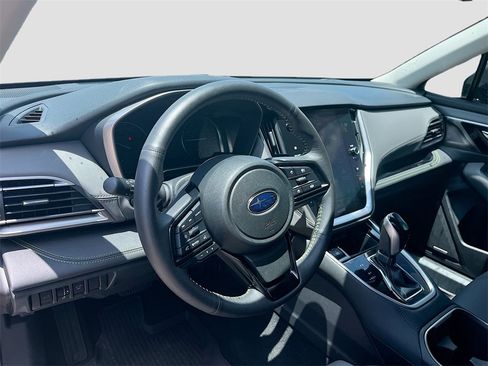 Used 2025 Subaru Outback Onyx Edition image 9