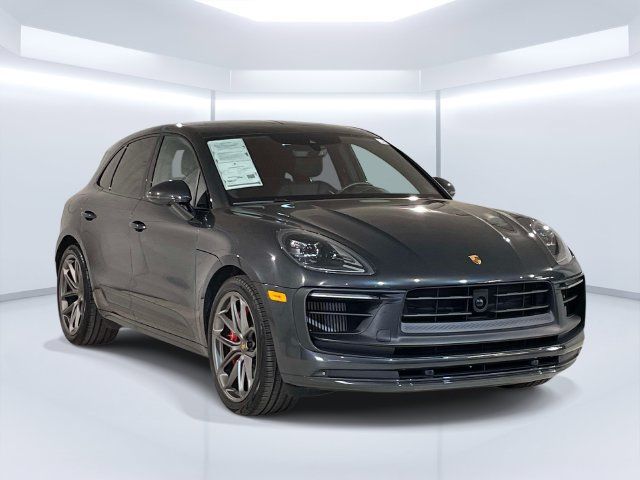 Certified 2023 Porsche Macan GTS AWD/4WD image 3
