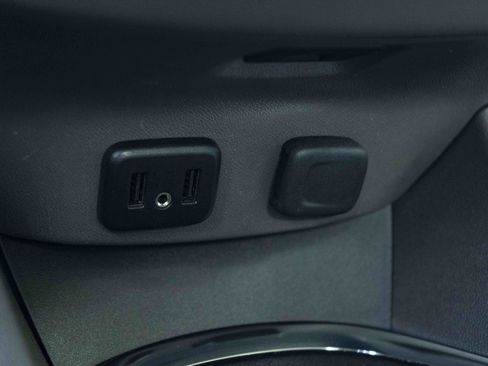 Used 2017 Chevrolet Malibu LT FWD image 32