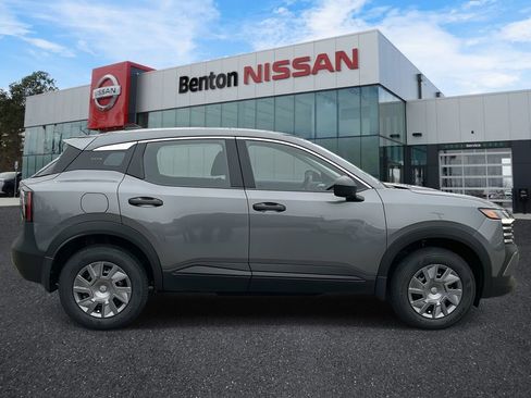 New 2026 Nissan Kicks S image 3