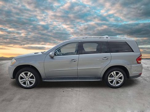 Used 2010 Mercedes-Benz GL 450 4MATIC image 5