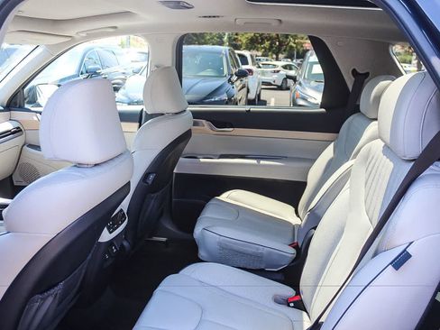 Certified 2024 Hyundai Palisade Limited FWD image 23