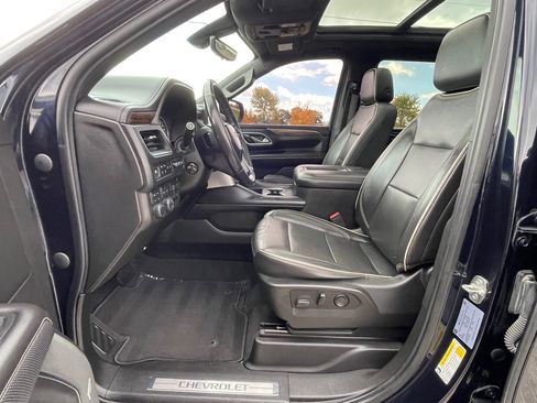 Used 2021 Chevrolet Tahoe Premier w/ Premium Package image 9