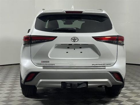 Used 2023 Toyota Highlander Platinum AWD/4WD image 6