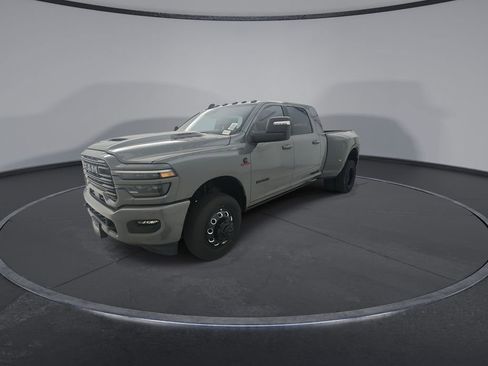 New 2026 RAM 3500 Laramie AWD/4WD image 4