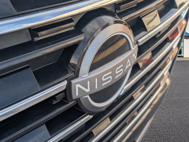 Used 2024 Nissan Rogue Platinum w/ Platinum Premium Package FWD image 5