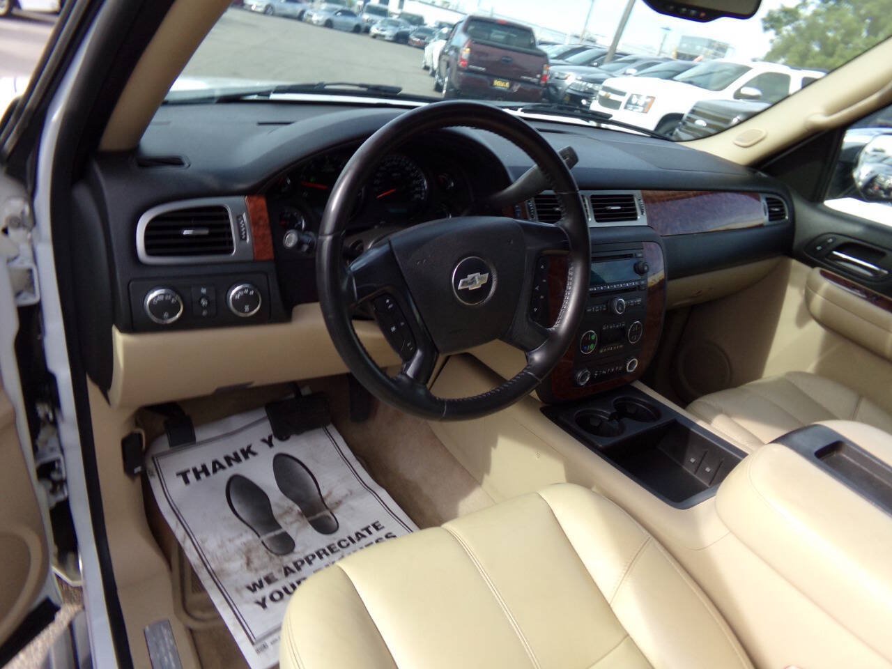 Used 2007 Chevrolet Suburban LTZ w/ LTZ Preferred Equipment Group AWD/4WD image 11