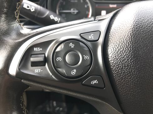 Used 2018 Buick Regal Essence w/ Driver Confidence Package #1 image 7