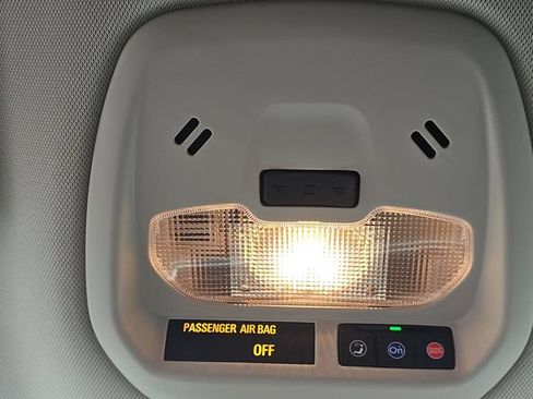 Used 2024 Chevrolet Trax LT w/ Driver Confidence Package FWD image 20