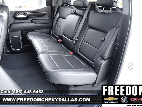 Used 2025 GMC Sierra 1500 SLT image 10