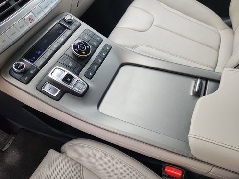 Used 2022 Hyundai Palisade Calligraphy image 21