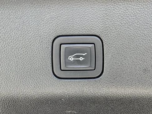 Certified 2024 GMC Yukon XL SLT RWD image 35