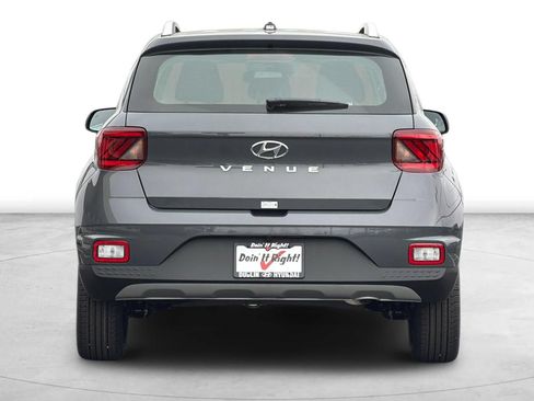 Used 2026 Hyundai Venue SEL FWD image 6
