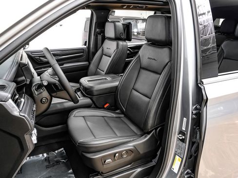 Used 2024 GMC Yukon XL Denali w/ Max Trailering Package image 30