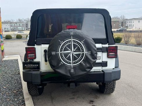 Used 2016 Jeep Wrangler Sport image 16