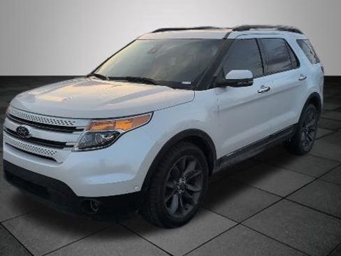 Used 2014 Ford Explorer Limited w/ Equipment Group 302A image 3