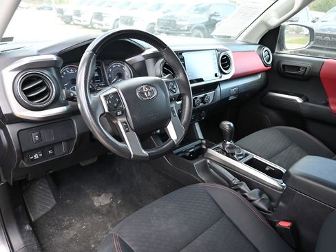 Used 2022 Toyota Tacoma SR image 12