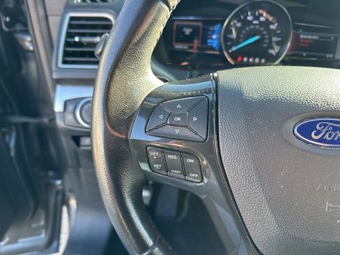 Used 2016 Ford Explorer XLT w/ Equipment Group 202A image 28