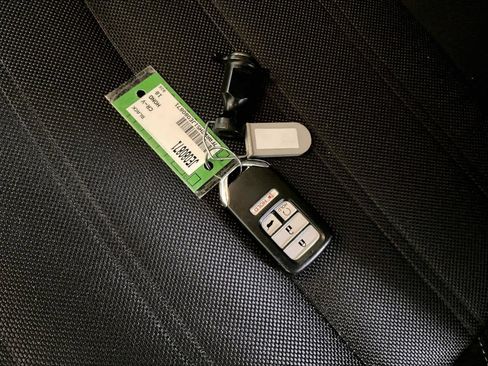 Used 2018 Honda CR-V EX image 16