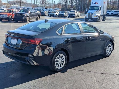 Used 2024 Kia Forte LX image 7