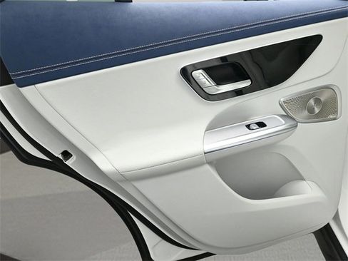 Used 2023 Mercedes-Benz EQE 500 4MATIC SUV image 13