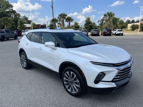 Used 2025 Chevrolet Blazer Premier w/ Driver Confidence II Package image 2