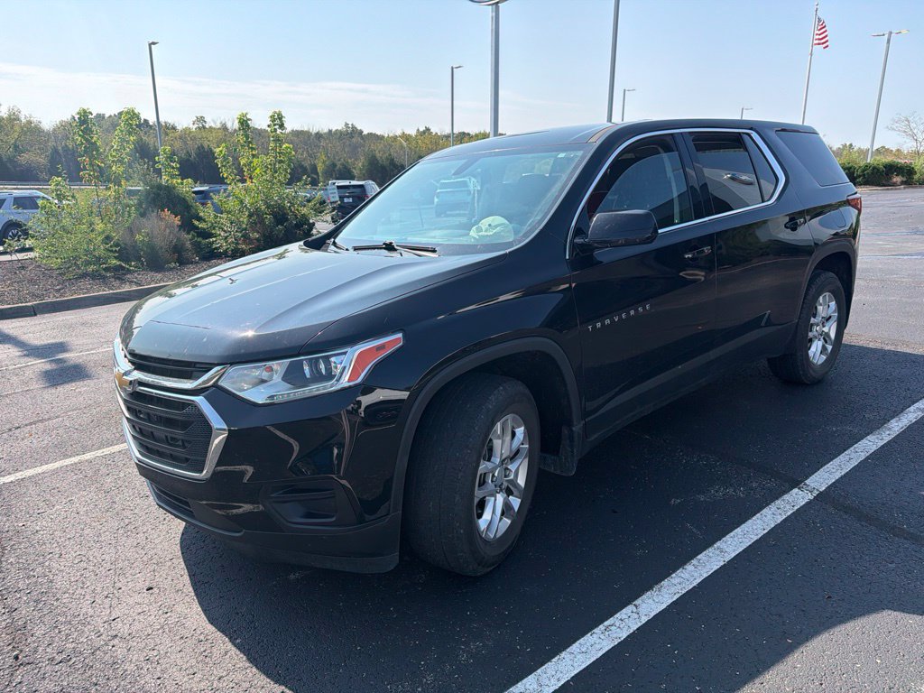 Used 2021 Chevrolet Traverse LS w/ LPO, Floor Liner Package FWD image 3