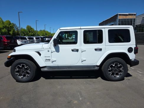 Used 2024 Jeep Wrangler Unlimited Sahara w/ Technology Group AWD/4WD image 2