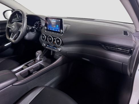 Used 2024 Nissan Sentra SR w/ SR Premium Package image 30