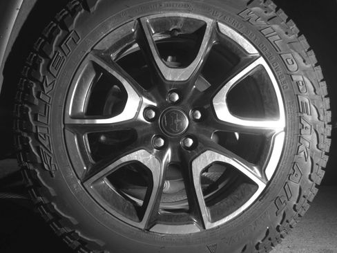 Used 2025 Jeep Compass Trailhawk AWD/4WD image 17