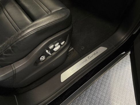 Used 2019 Porsche Cayenne Turbo image 53
