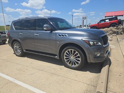 Used 2017 INFINITI QX80 2WD w/ Driver Assistance Package image 3