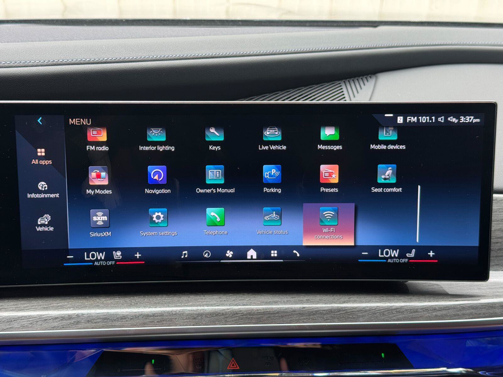 Used 2023 BMW i7 xDrive60 AWD/4WD image 30