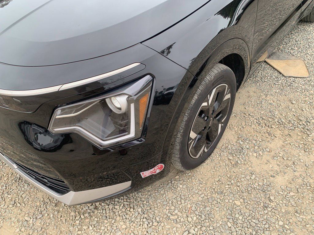 Certified 2023 Kia Niro Wind FWD image 2
