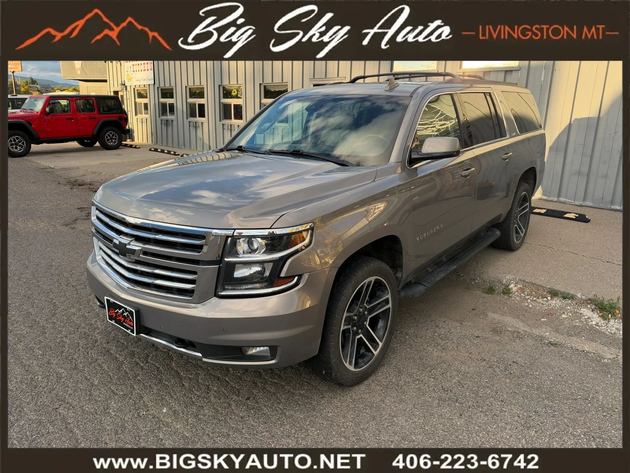 Used 2018 Chevrolet Suburban LT AWD/4WD image 3