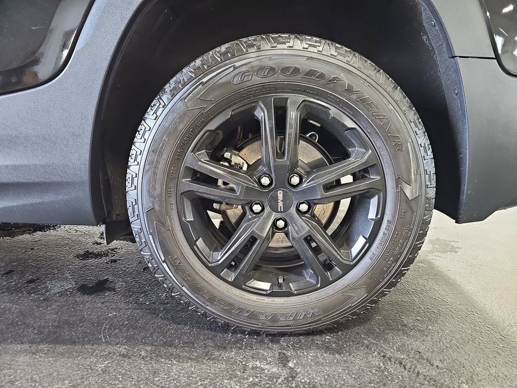 Used 2023 GMC Terrain AT4 AWD/4WD image 34
