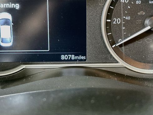 Used 2025 Nissan Versa SV w/ Trunk Package FWD image 19