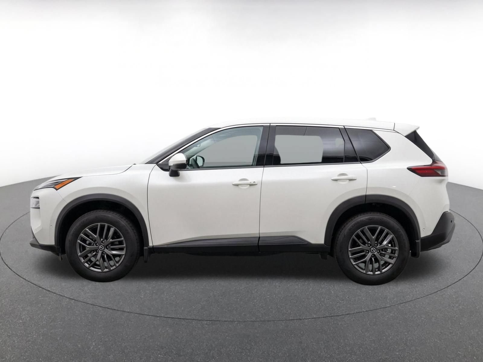 Used 2026 Nissan Rogue SV AWD/4WD image 4