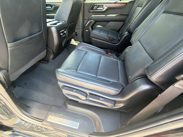 Used 2025 GMC Yukon Denali AWD/4WD image 21