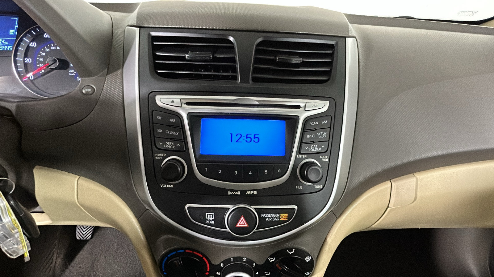 Used 2013 Hyundai Accent GLS FWD image 27