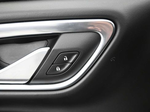 Used 2022 Chevrolet Tahoe LT w/ Luxury Package image 19