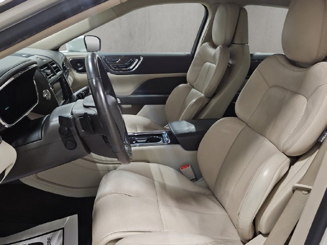 Used 2018 Lincoln Continental Reserve w/ Continental Climate Package AWD/4WD image 12
