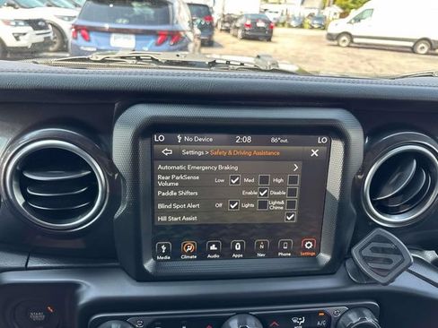Used 2022 Jeep Wrangler Unlimited Rubicon w/ Trailer Tow Package AWD/4WD image 30