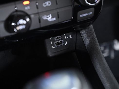 Used 2022 Jeep Compass Latitude FWD image 19