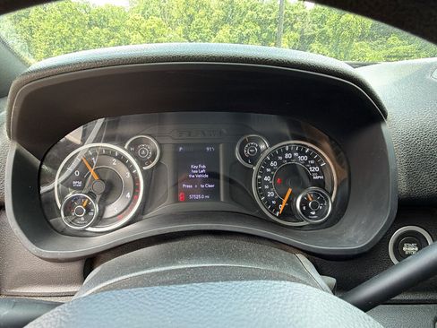 Used 2022 RAM 3500 Tradesman w/ Chrome Appearance Group AWD/4WD image 29