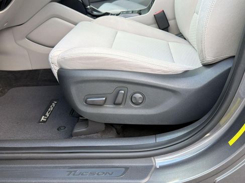 Used 2020 Hyundai Tucson SEL FWD image 12