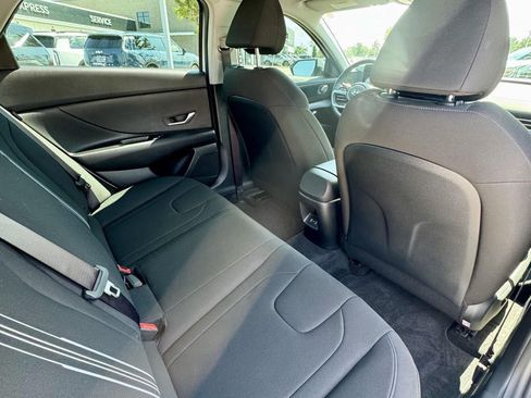 Used 2024 Hyundai Elantra SEL FWD image 13